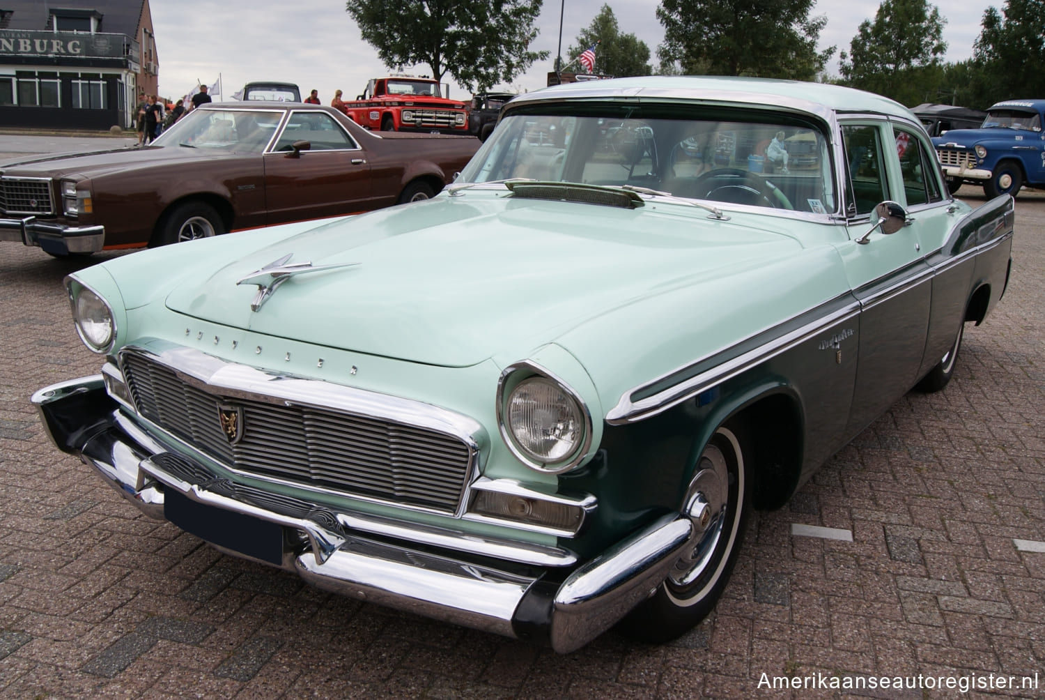 Chrysler New Yorker uit 1956